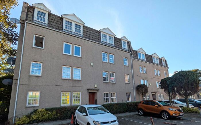 2 Bedroom Flat To Rent In Picardy Court, Aberdeen, AB10
