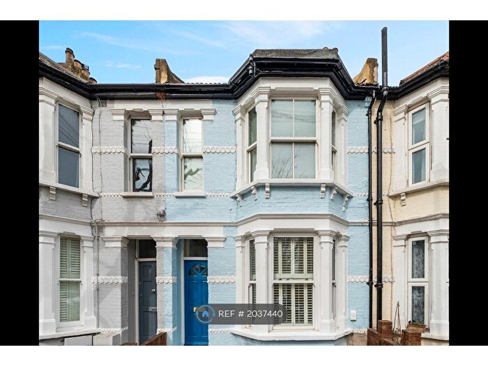 2 Bedroom Maisonette To Rent In Eversleigh Road, London, SW11