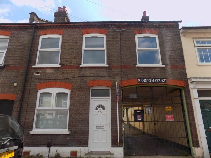 4 Bedroom Terraced House To Rent In Edward Street, Luton, Bedfordshire, LU2