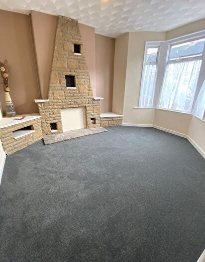 3 Bedroom Terraced House To Rent In Machen Place, Cardiff, CF11