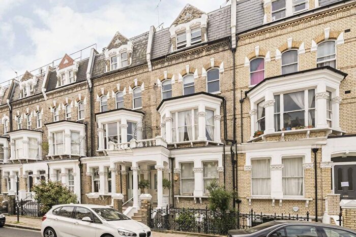 1 Bedroom Flat To Rent In Gunterstone Road, West Kensington, W14
