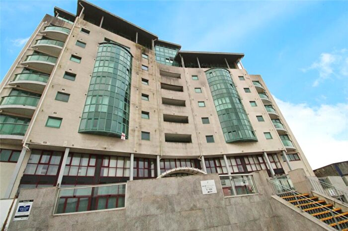 1 Bedroom Flat To Rent In The Crescent, Plymouth, Devon, PL1