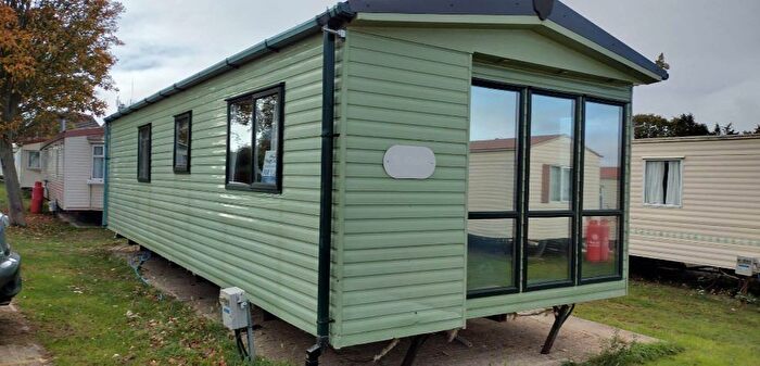 2 Bedroom Mobile/park Home For Sale In Plough Road, Minster On Sea, Sheerness, ME12