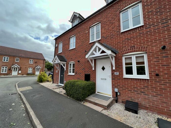 3 Bedroom Town House To Rent In Chestnut Drive, Hagley, West Midlands, DY9