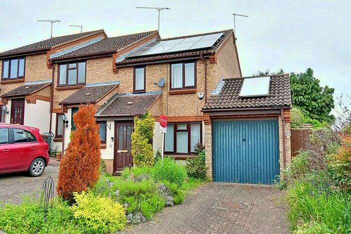 3 Bedroom End Of Terrace House To Rent In Motts Close, Watton At Stone, SG14