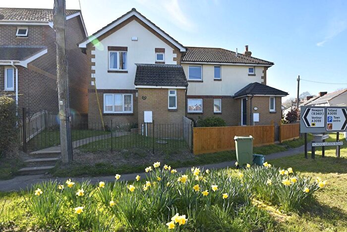 3 Bedroom Semi-Detached House To Rent In Stroud Road, Freshwater, PO40