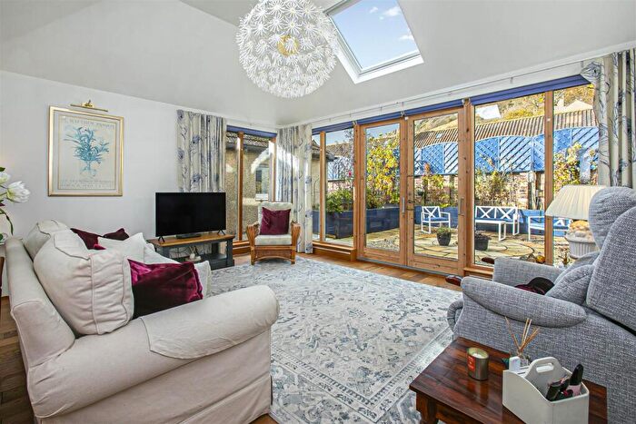 4 Bedroom Detached Bungalow For Sale In Kirkbank Road, Burntisland, KY3