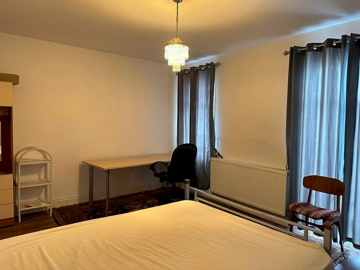 Studio To Rent In Bendish Road, East Ham, E6