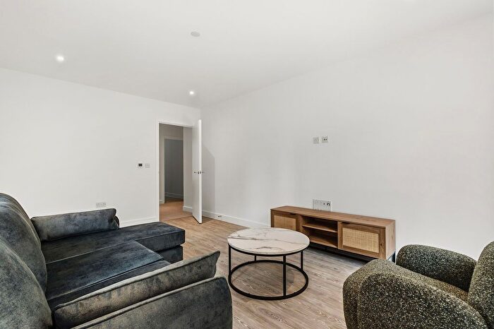 3 Bedroom Flat To Rent In Boyle Court, Lampton Parkside, Hounslow, TW3