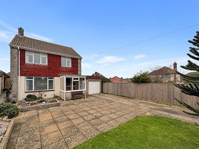 3 Bedroom Detached House For Sale In Warren Close, Weymouth, DT4