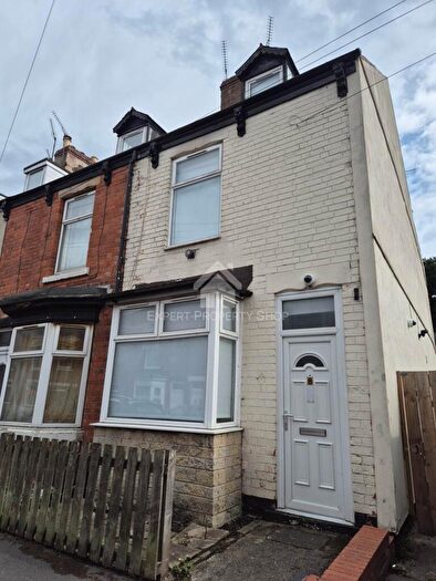 3 Bedroom End Of Terrace House For Sale In Clinton Street, Worksop, S80