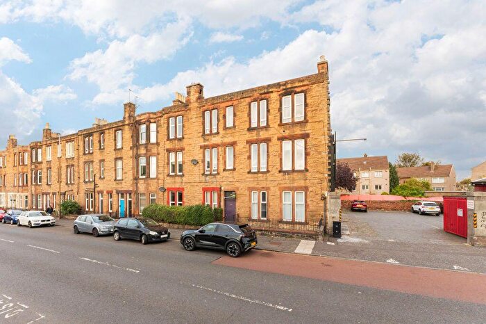 1 Bedroom Flat For Sale In / Piersfield Terrace, Piersfield, Edinburgh, EH8