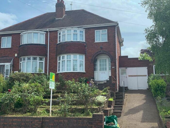 3 Bedroom Semi-Detached House To Rent In Stourbridge Road, Dudley, DY1
