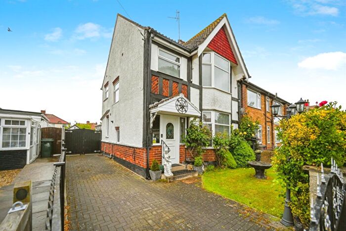 4 Bedroom Detached House For Sale In Winthorpe Avenue, Skegness, PE25