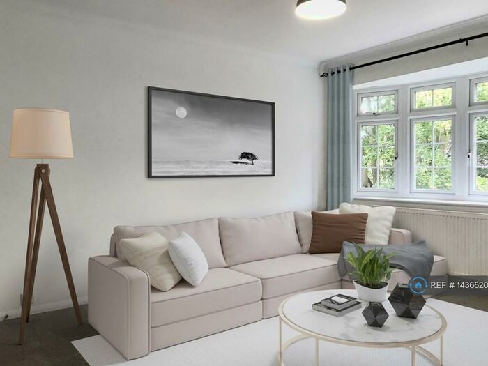 2 Bedroom Flat To Rent In West Road, Maidenhead, SL6