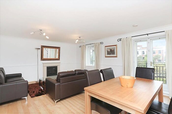 2 Bedroom Flat To Rent In Shillingstone House, Russell Road, Kensington, W14