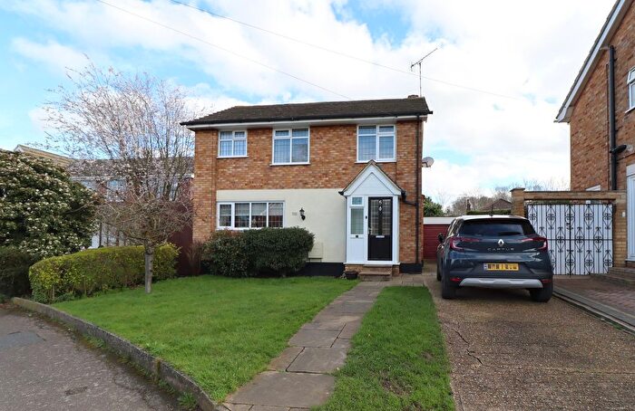 3 Bedroom Detached House For Sale In Glebe Drive, Rayleigh, SS6