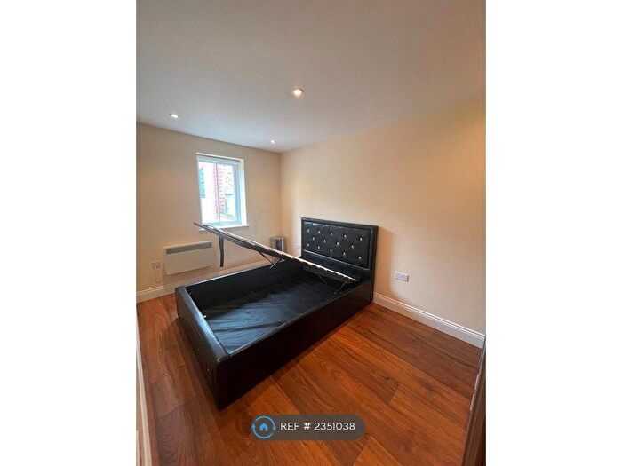1 Bedroom Flat To Rent In The Mall, London, W5