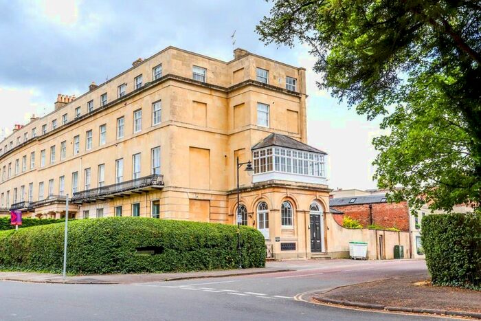 2 Bedroom Flat To Rent In Lansdown Crescent, Cheltenham, GL50