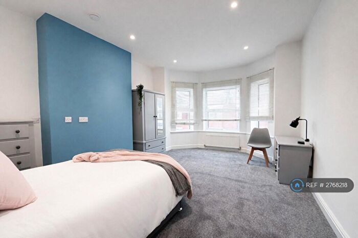 6 Bedroom Detached House To Rent In Romsey Road, Southampton, SO16