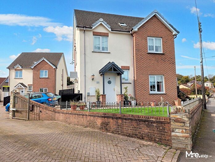 5 Bedroom Detached House For Sale In Llys Y Foel, Foelgastell, Llanelli, SA14