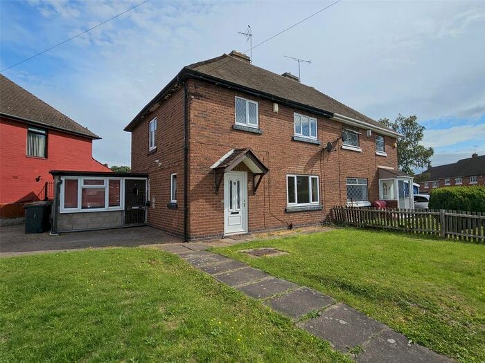 3 Bedroom Semi-Detached House To Rent In Chestnut Road, Bedworth, Warwickshire, CV12