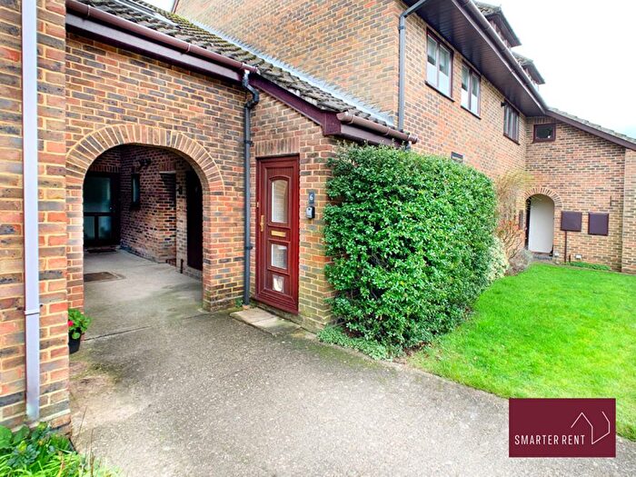 2 Bedroom Maisonette To Rent In Wiltshire Drive, Wokingham, RG40