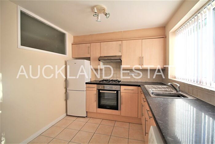 2 Bedroom Flat To Rent In Alderman Close, North Mymms, Hatfield, AL9
