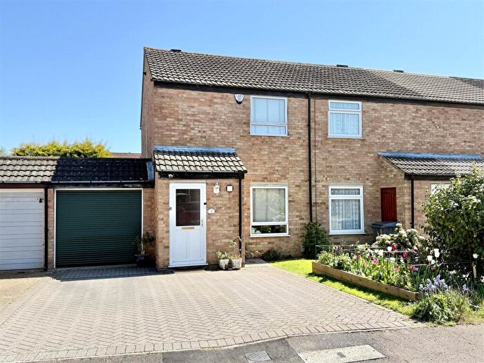 2 Bedroom Semi-Detached House For Sale In Varden Close, Chelmsford, CM1