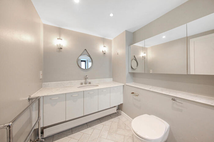 3 Bedroom Flat To Rent In The Terraces, Queens Terrace, NW8