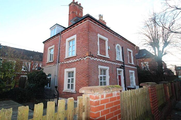 6 Bedroom Semi-Detached House To Rent In Colville Villas, Nottingham, NG1