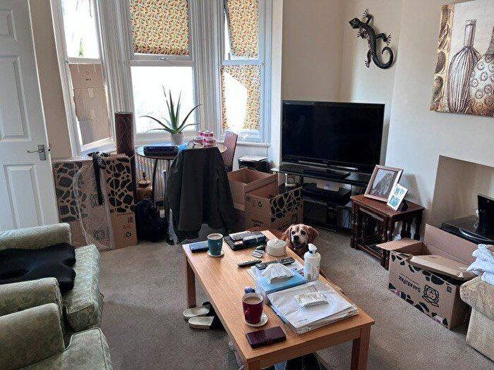 1 Bedroom Flat To Rent In Friern Park, North Finchley, N12