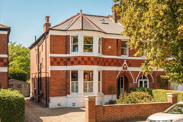 6 Bedroom Semi-Detached House For Sale In Mount Park Road, Ealing, W5