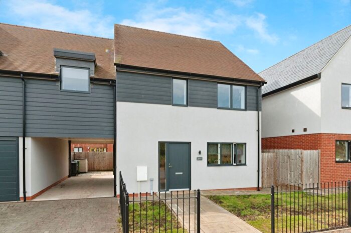 3 Bedroom Link Detached House For Sale In Belvedere Lane, Billericay, Essex, CM11