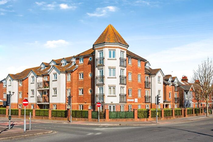 2 Bedroom Flat For Sale In Whitley Road, Eastbourne, BN22