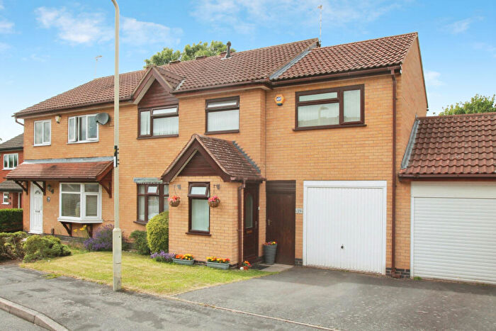 4 Bedroom Semi Detached House For Sale In Hayfield Close, Glenfield, Leicester, Leicestershire, LE3