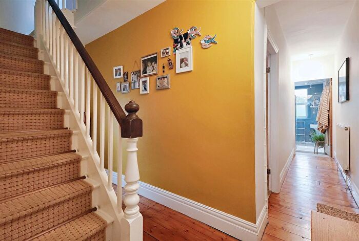 3 Bedroom End Of Terrace House For Sale In Mansfield Street, Sherwood, Nottingham, NG5