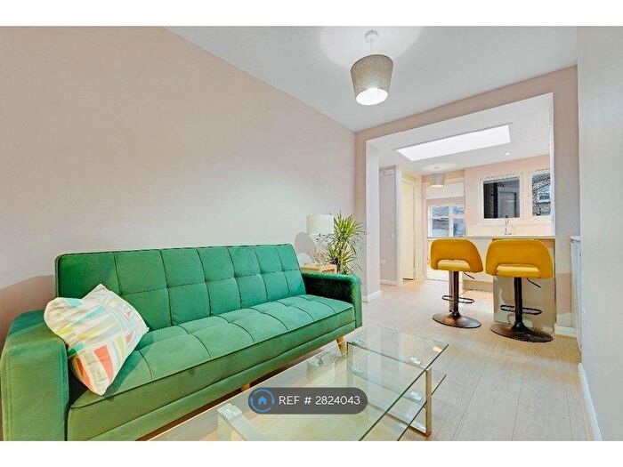 2 Bedroom Flat To Rent In Clarence Road, London, E5