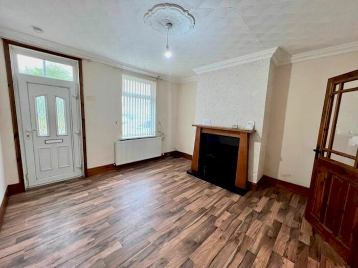 3 Bedroom Detached House To Rent In Middlecliff Lane, Little Houghton, Barnsley, S72