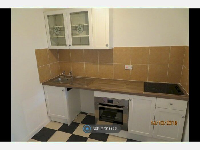 1 Bedroom Flat To Rent In Winterstoke Road, Weston-Super-Mare BS23