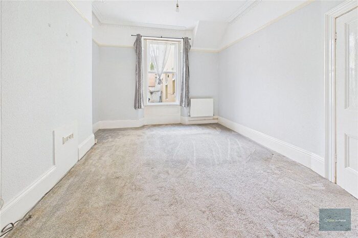 1 Bedroom Flat To Rent In Connaught Avenue, Plymouth, PL4