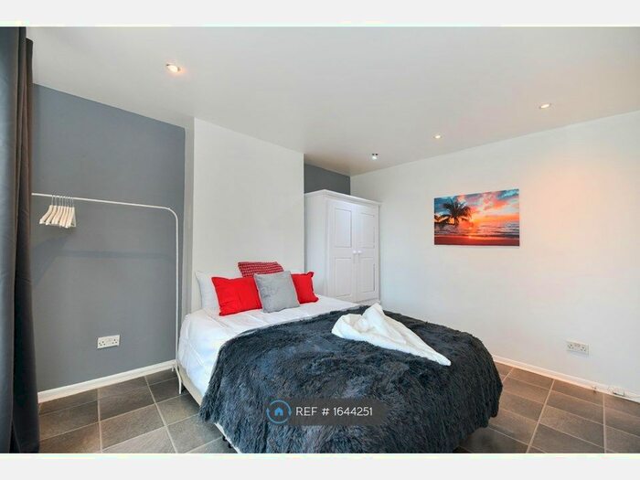4 Bedroom Terraced House To Rent In Nursery Road, Brixton, SW9