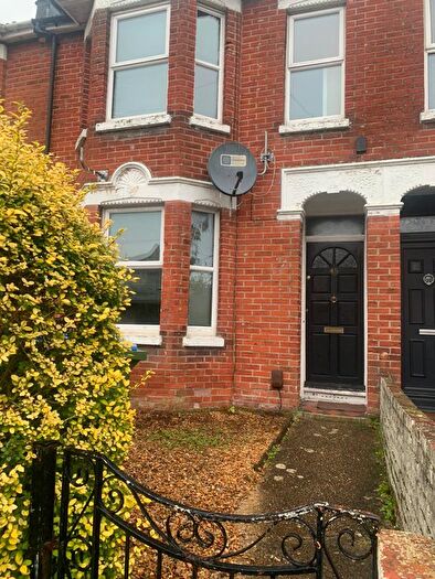 3 Bedroom Terraced House To Rent In Oakley Road, Southampton, SO16
