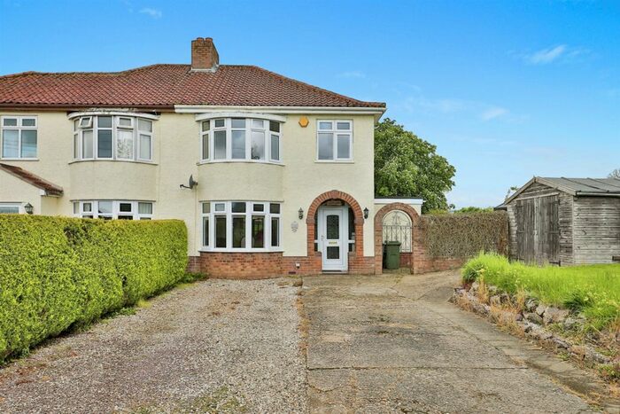 3 Bedroom Semi-Detached House For Sale In South Burlingham Road, Lingwood, Norwich, NR13