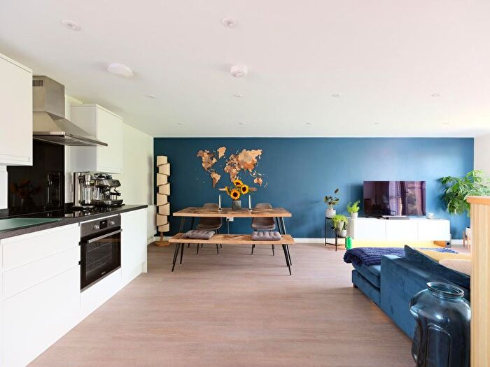 2 Bedroom Flat For Sale In Ashton Rise, Ashton Vale, BS3