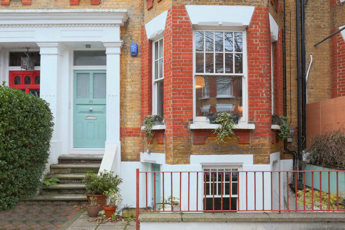 3 Bedroom Apartment To Rent In Forburg Road, London, N16