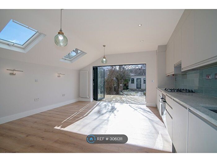 2 Bedroom Flat To Rent In London, London, E11