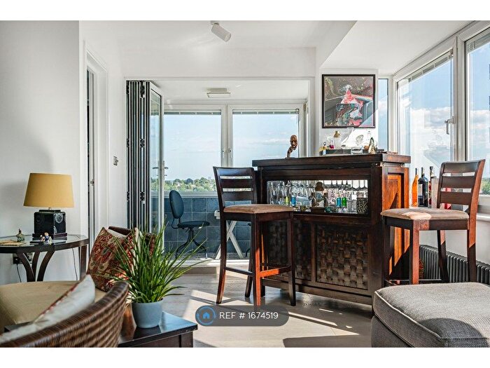 2 Bedroom Flat To Rent In Somerset House, London, SW19