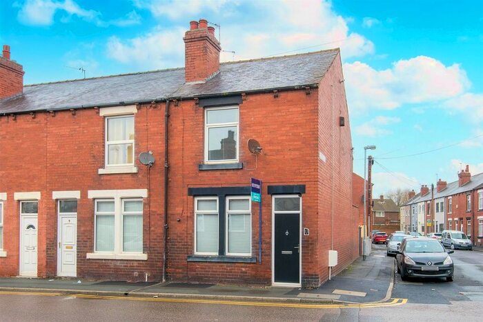 2 Bedroom Terraced House To Rent In Leeds Road, Castleford, West Yorkshire, WF10