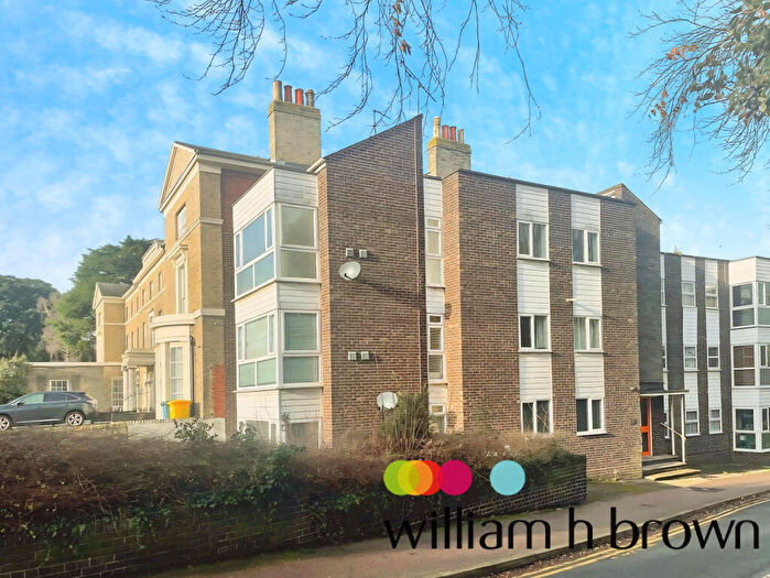 2 Bedroom Apartment To Rent In Oaks Drive, Colchester, CO3
